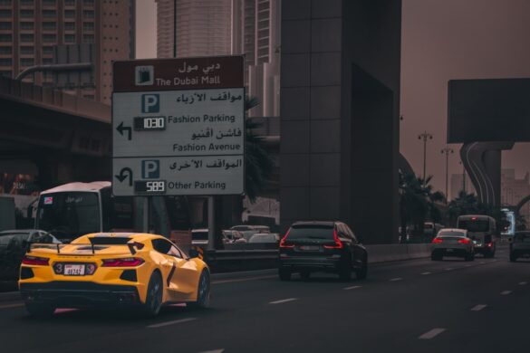 découvrez comment voyager à dubaï avec un budget limité grâce à nos astuces et conseils pour économiser sur l'hébergement, les repas et les activités.